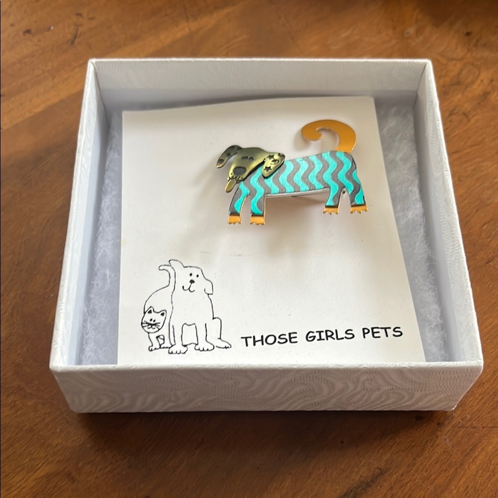 Colorful Dog Brooch - Picture 3 of 7